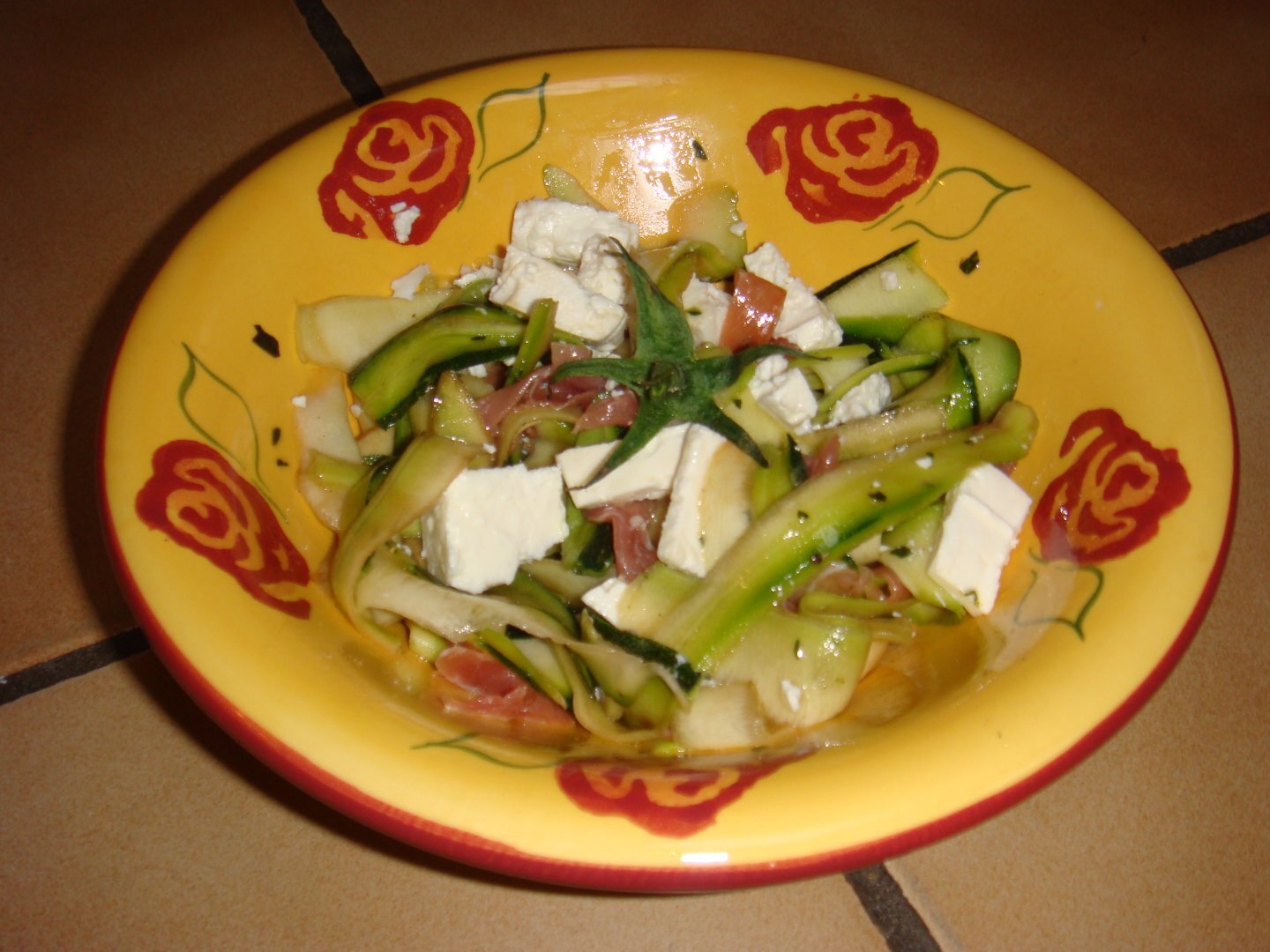 Recette : tagliatelles courgettes, feta, jambon de bayonne