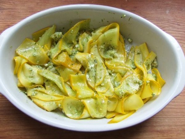 Tagliatelles de courgettes jaunes au pesto de coriandre...