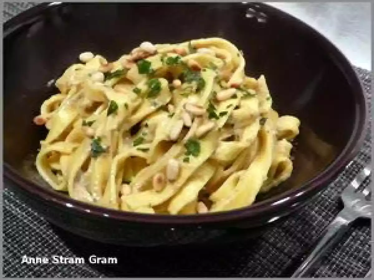 Tagliatelles fraîches à la tapenade verte
