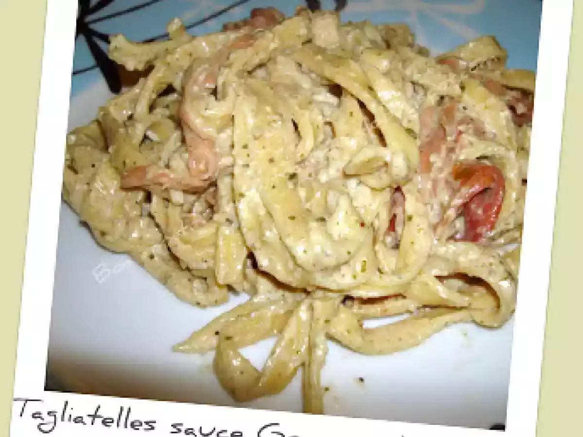 Tagliatelles fraîches sauce Gorgonzola et noix