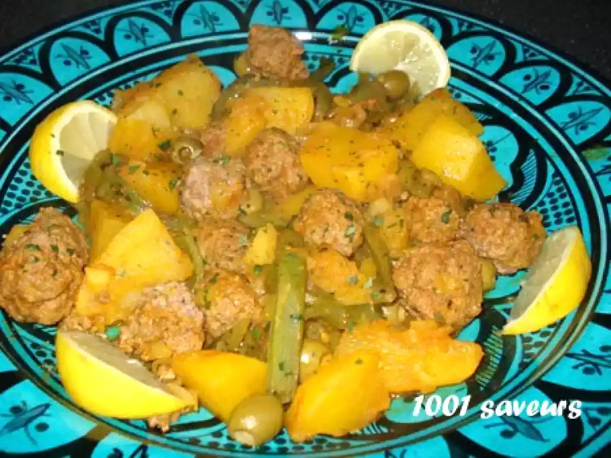 Tajine aux boulettes de viande (keftas), pommes de terre et poivrons