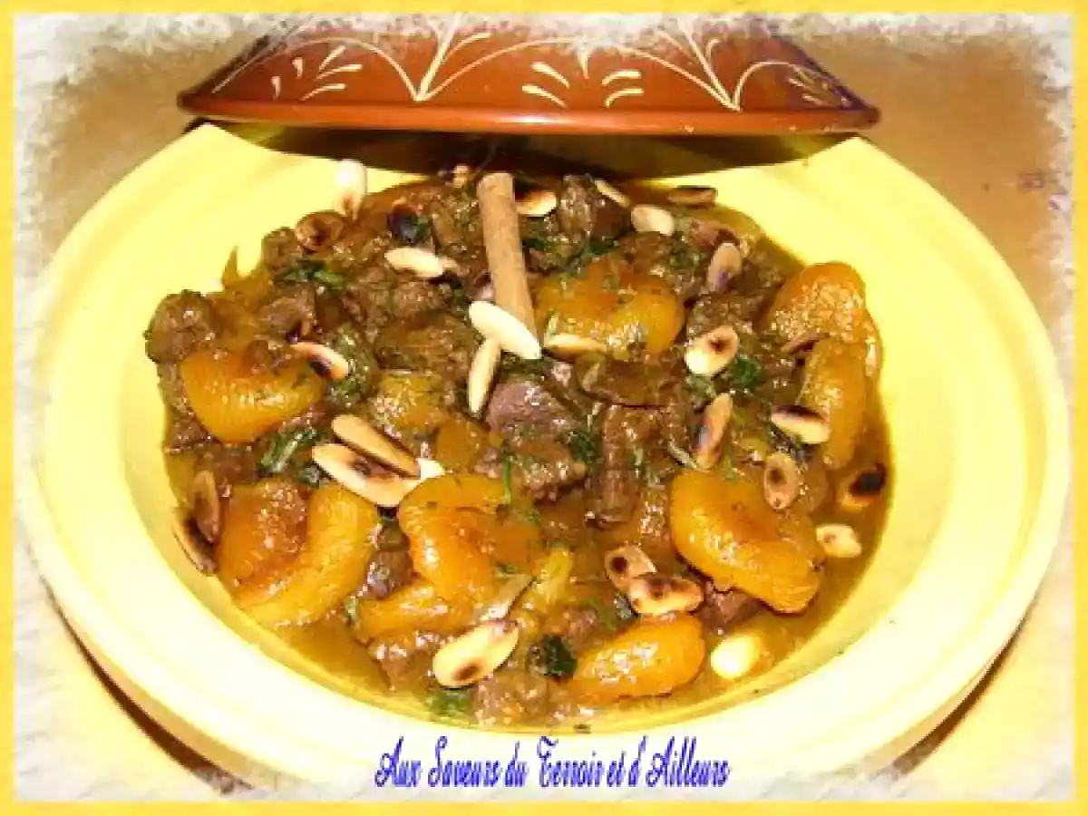 TAJINE D'AGNEAU AUX ABRICOTS ET AUX AMANDES