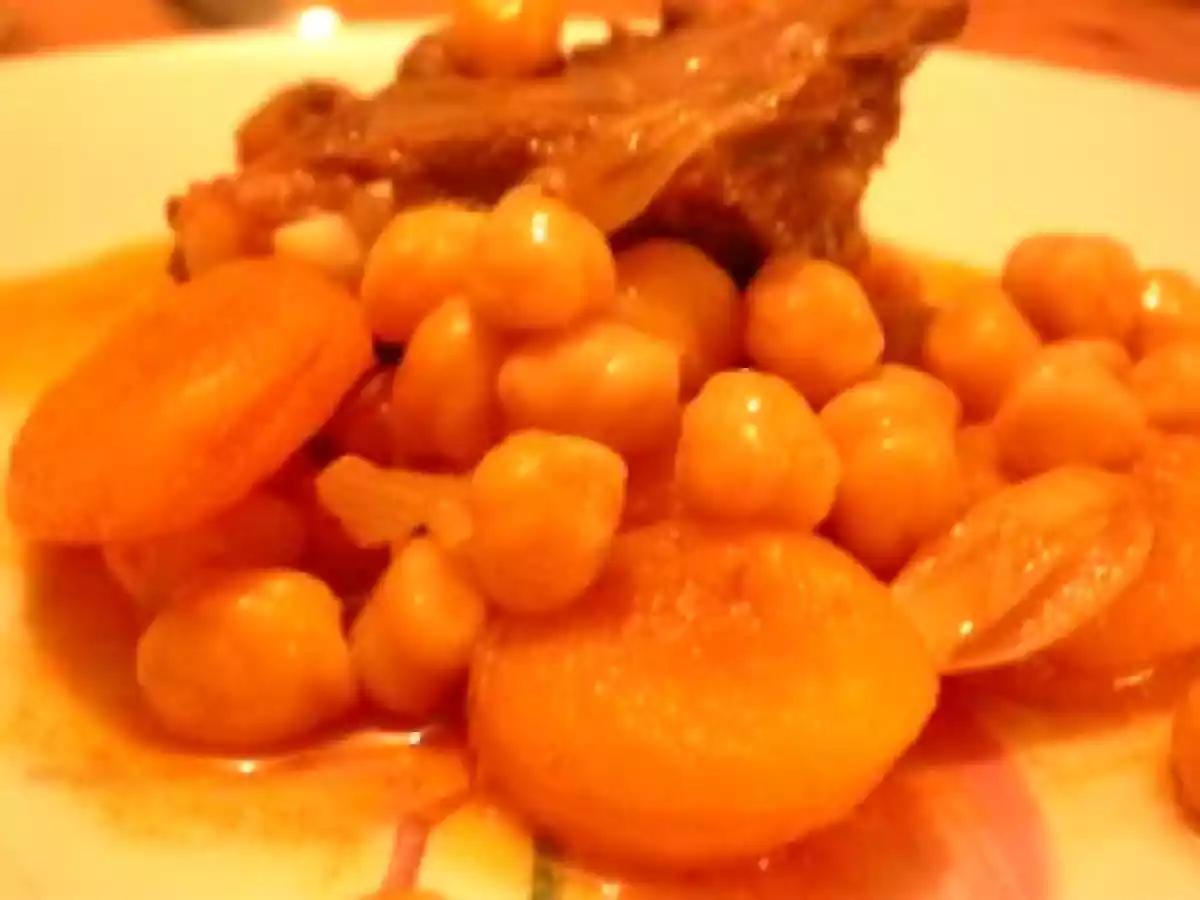 Tajine d'agneau aux abricots et aux pois chiches - photo 3