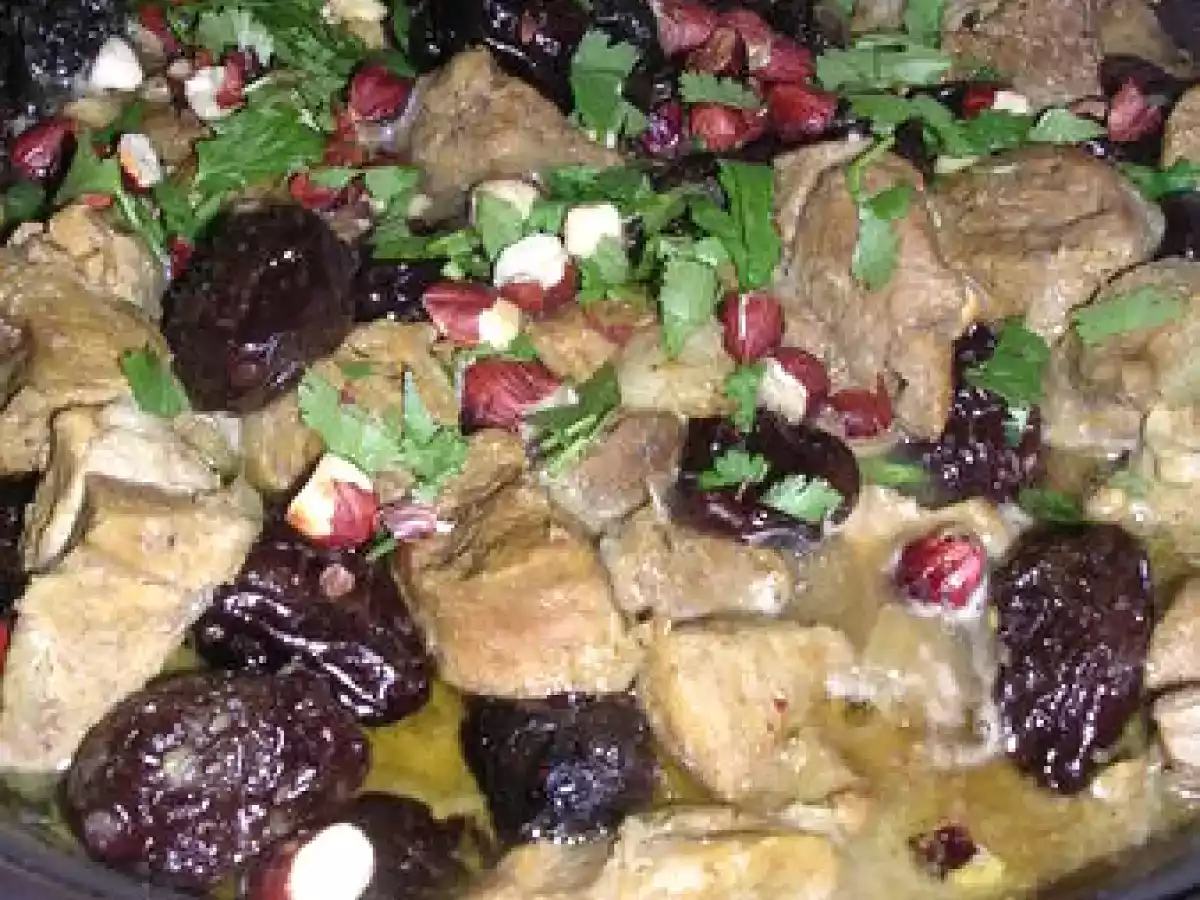TAJINE D'AGNEAU AUX PRUNEAUX ET NOISETTES