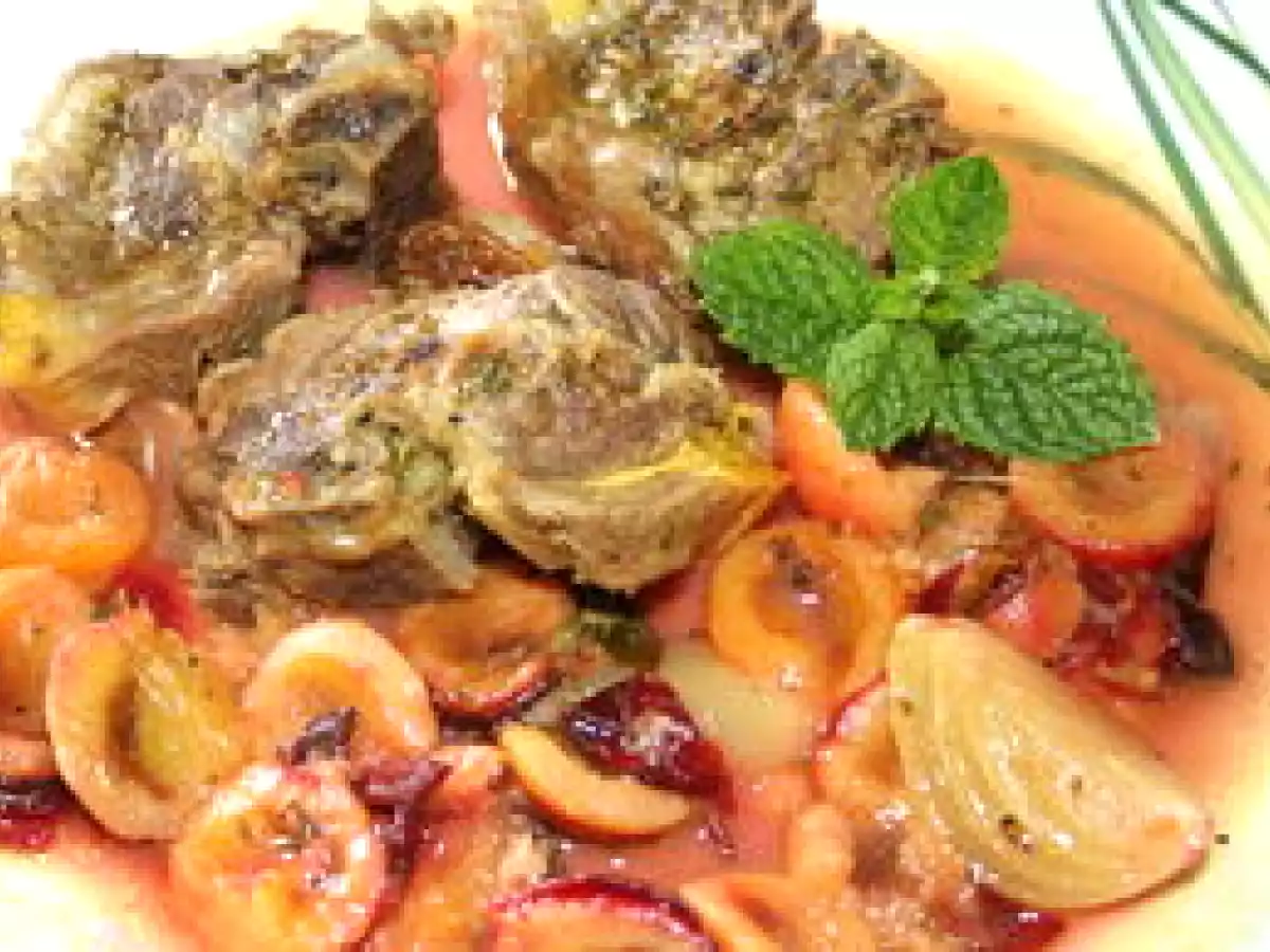 Tajine d'agneau aux prunes et à la menthe