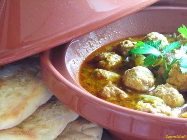 Tajine de boulettes de viande aux herbes et au citron confit