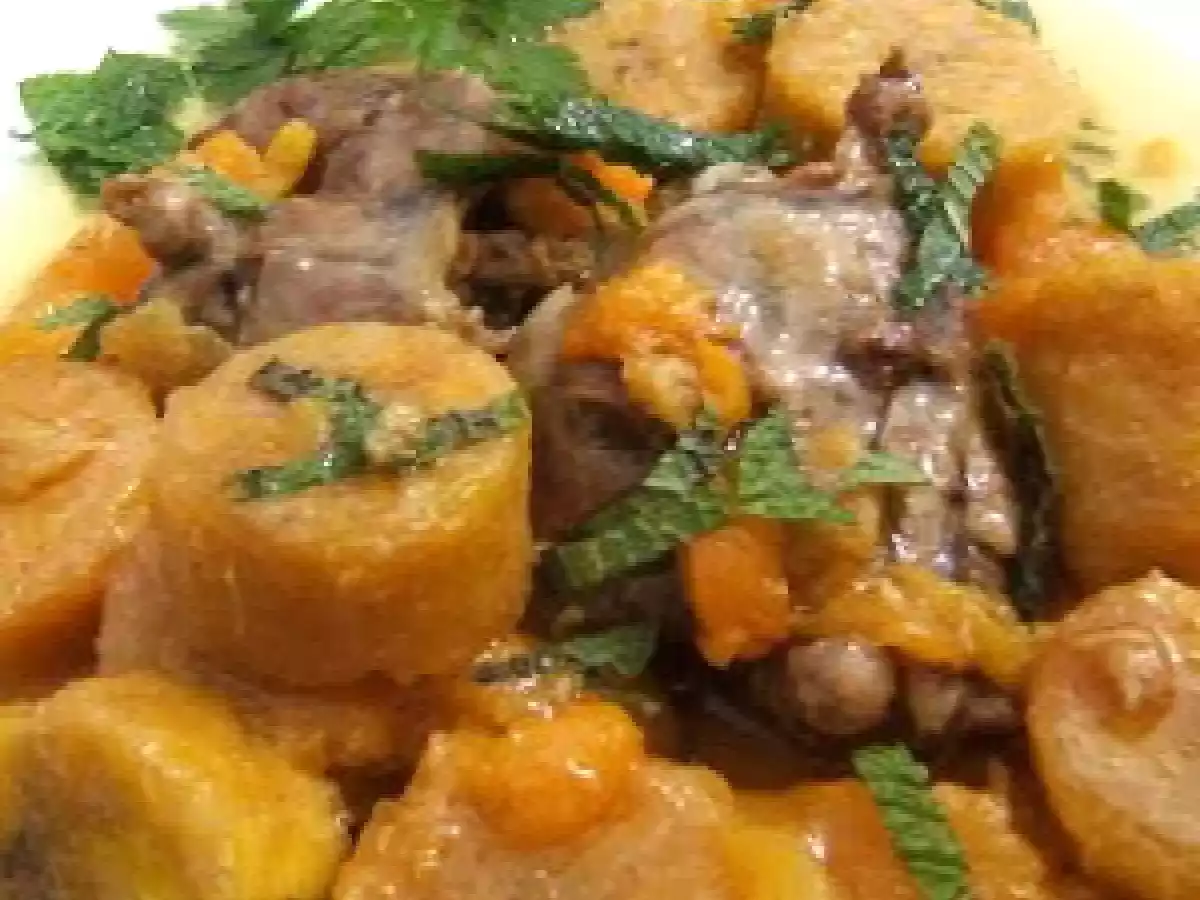 Tajine de canard aux abricots et à la banane plantain