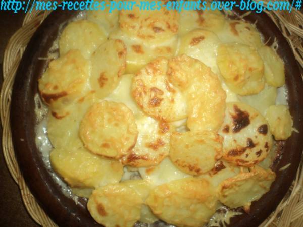 Tajine de gratin de pommes de terre et viande haché