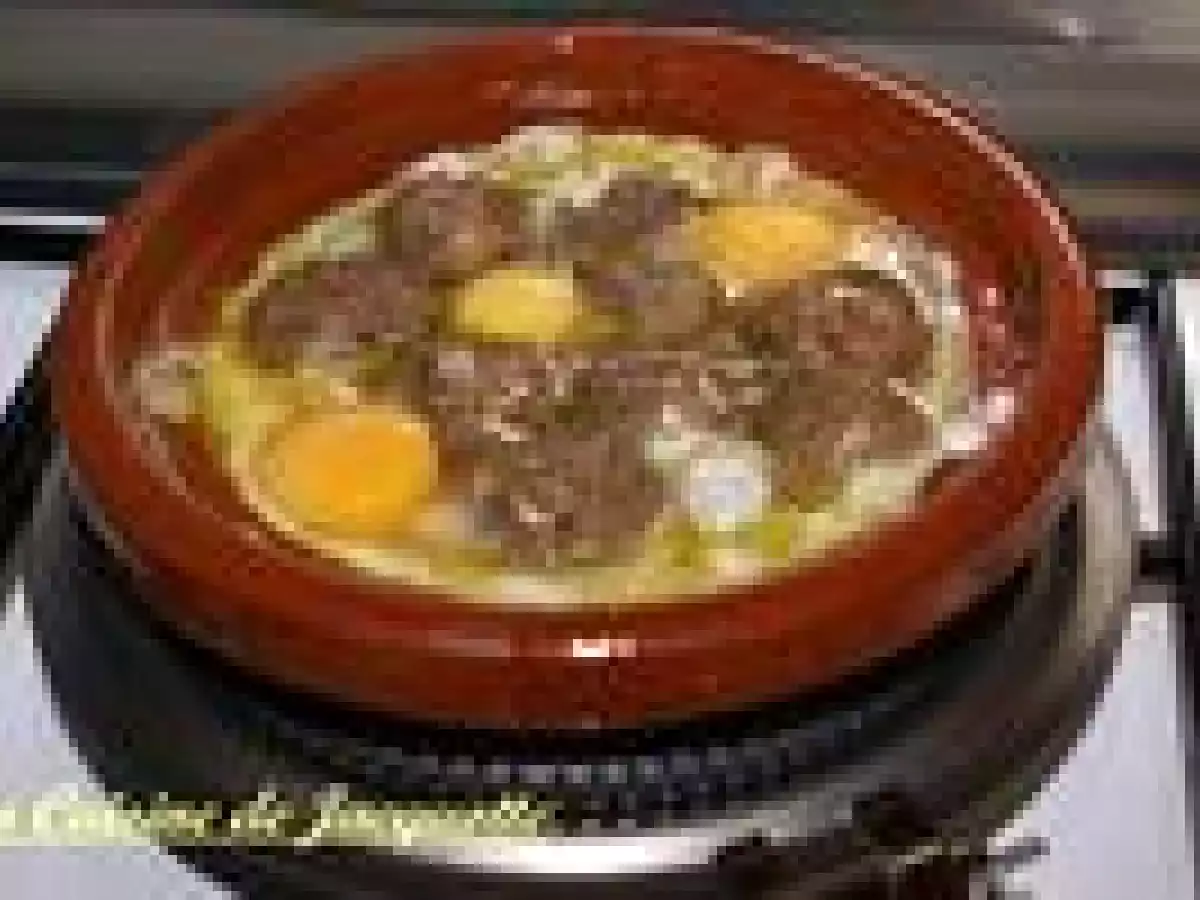 TAJINE DE KEFTA AUX OEUFS