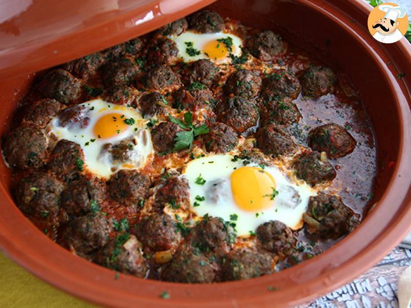 Tajine de kefta (boulettes de viande hachée aux épices et aux herbes)