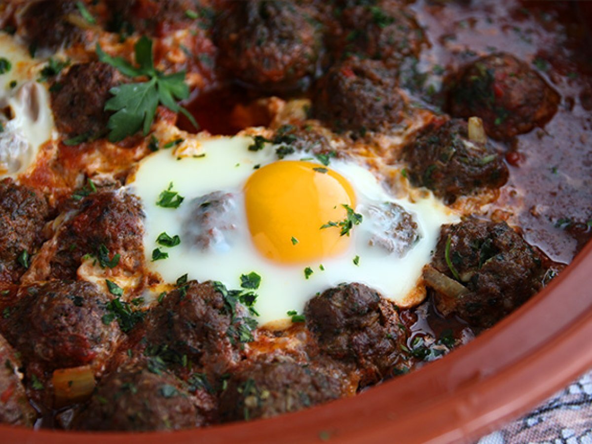 Tajine de kefta (boulettes de viande hachée aux épices et aux herbes