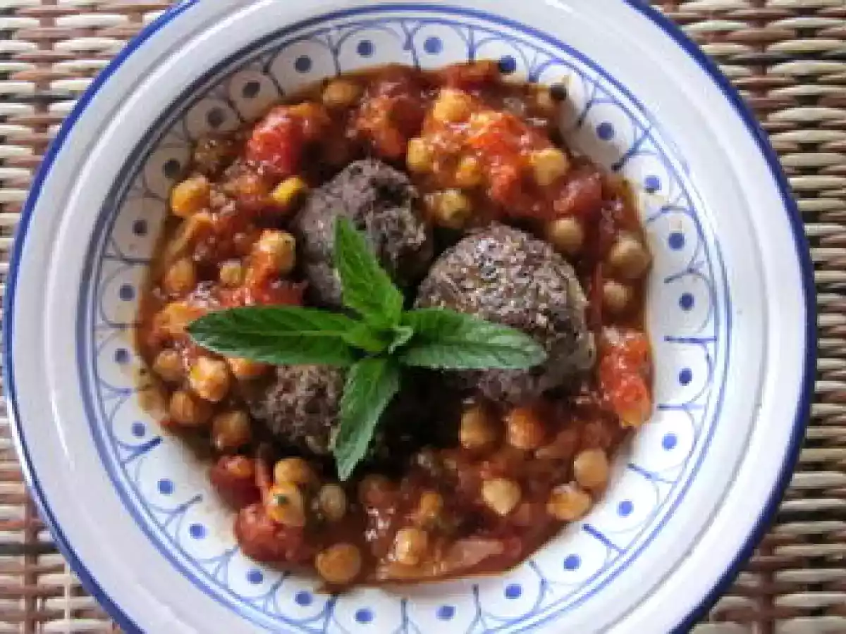 Tajine de keftas à la menthe et à la coriandre