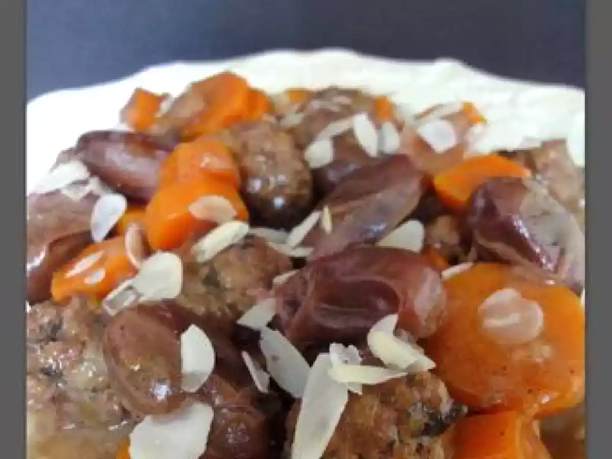 Tajine de keftas d'agneau aux dattes & carottes