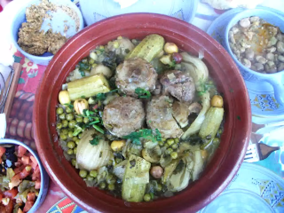 Tajine de petits pois aux artichauts et fenouil