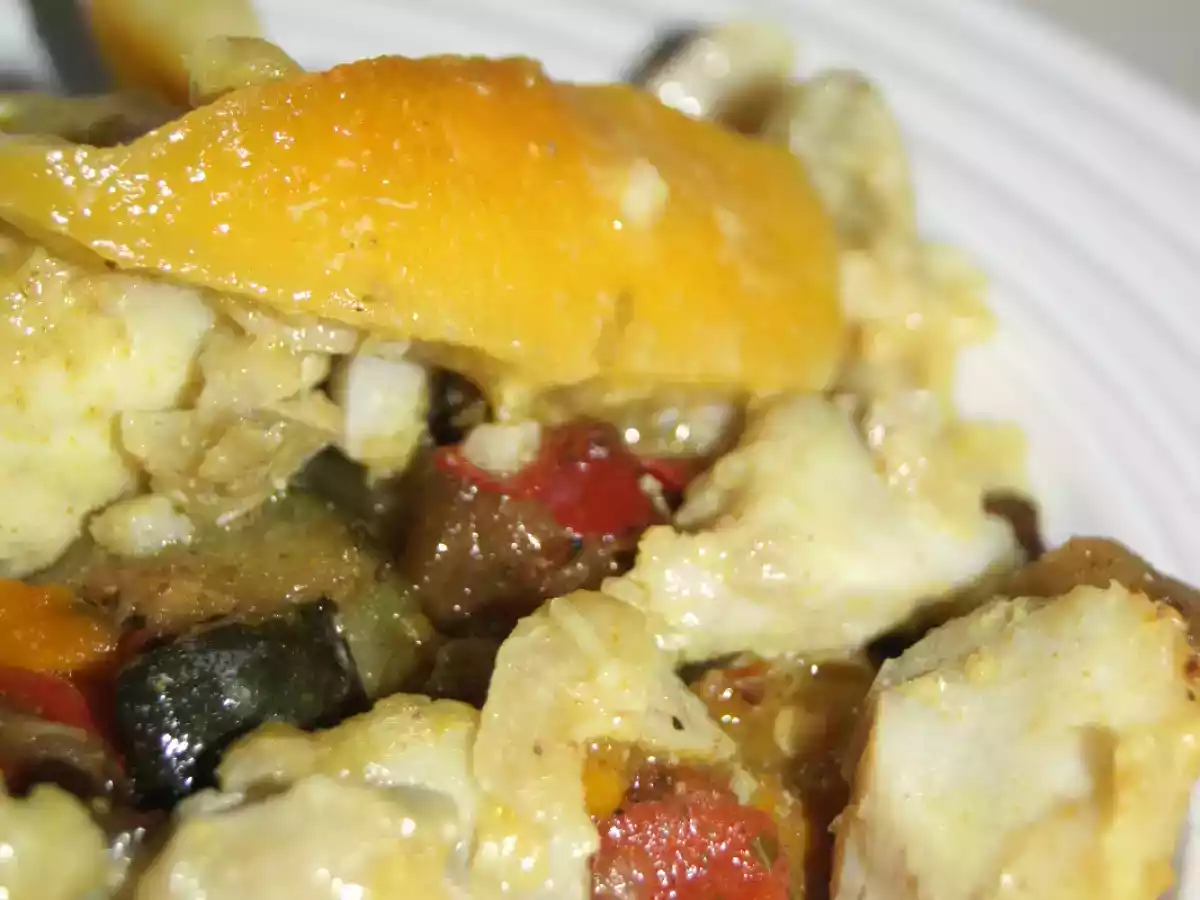 Tajine de poisson au citrons confits et légumes colorés