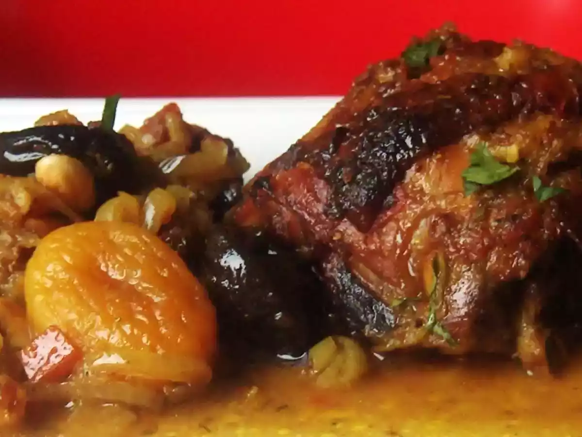 TAJINE DE POULET AU MIEL ET FRUITS SECS