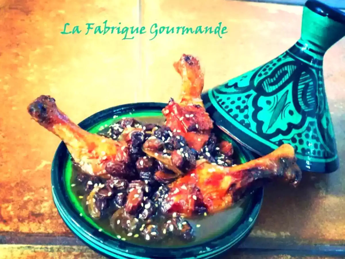 Tajine de Poulet au Miel, Oignons et Raisins Secs