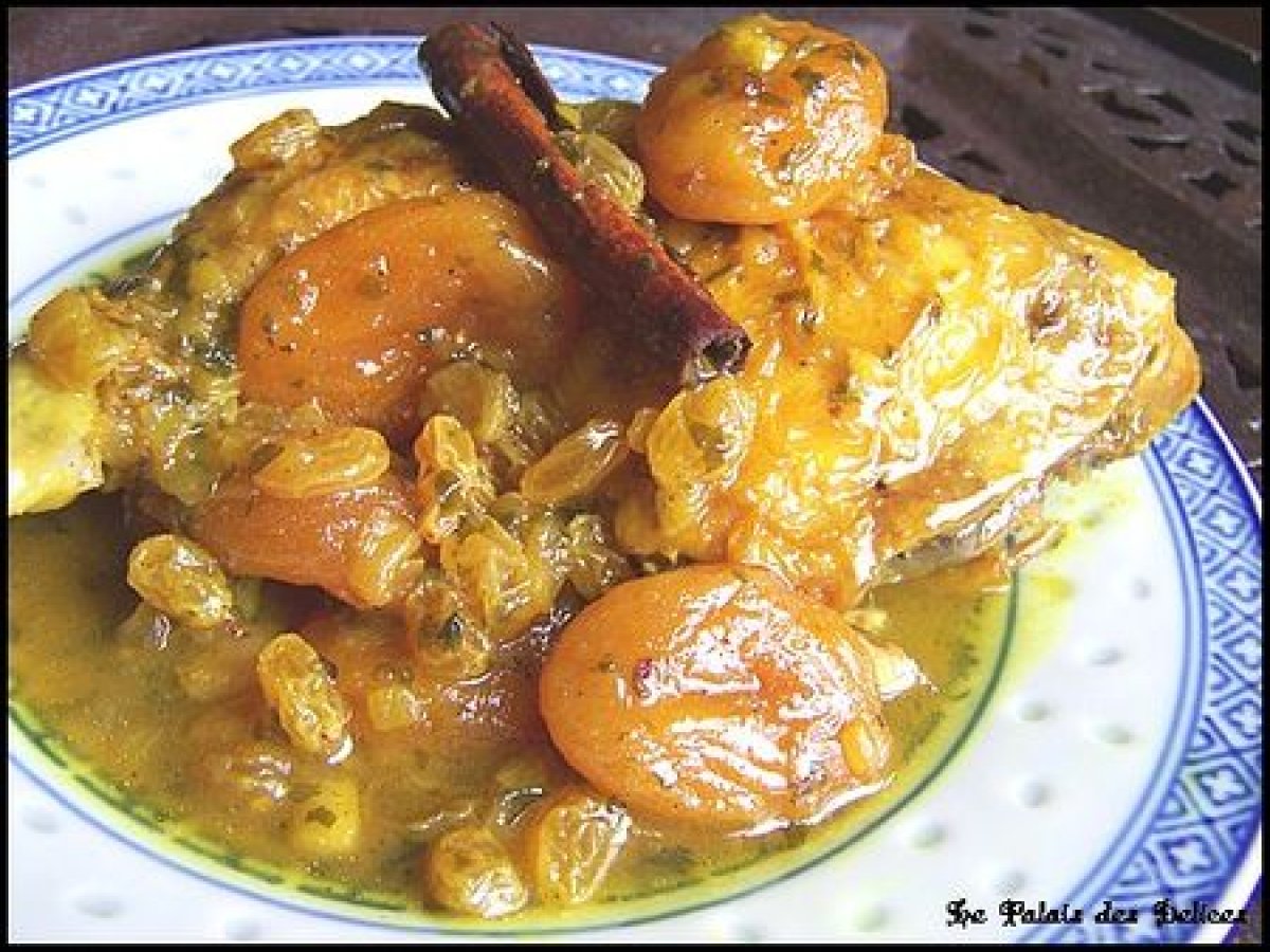 Tajine de poulet aux abricots secs et raisins blonds ( maroc ) Recette Ptitchef