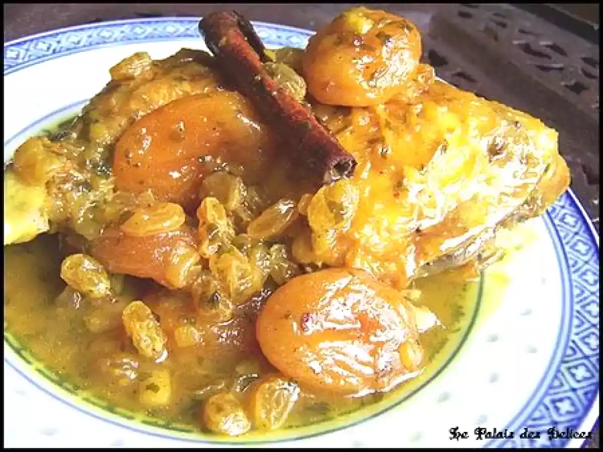 Tajine de poulet aux abricots secs et raisins blonds ( Maroc ) - photo 2