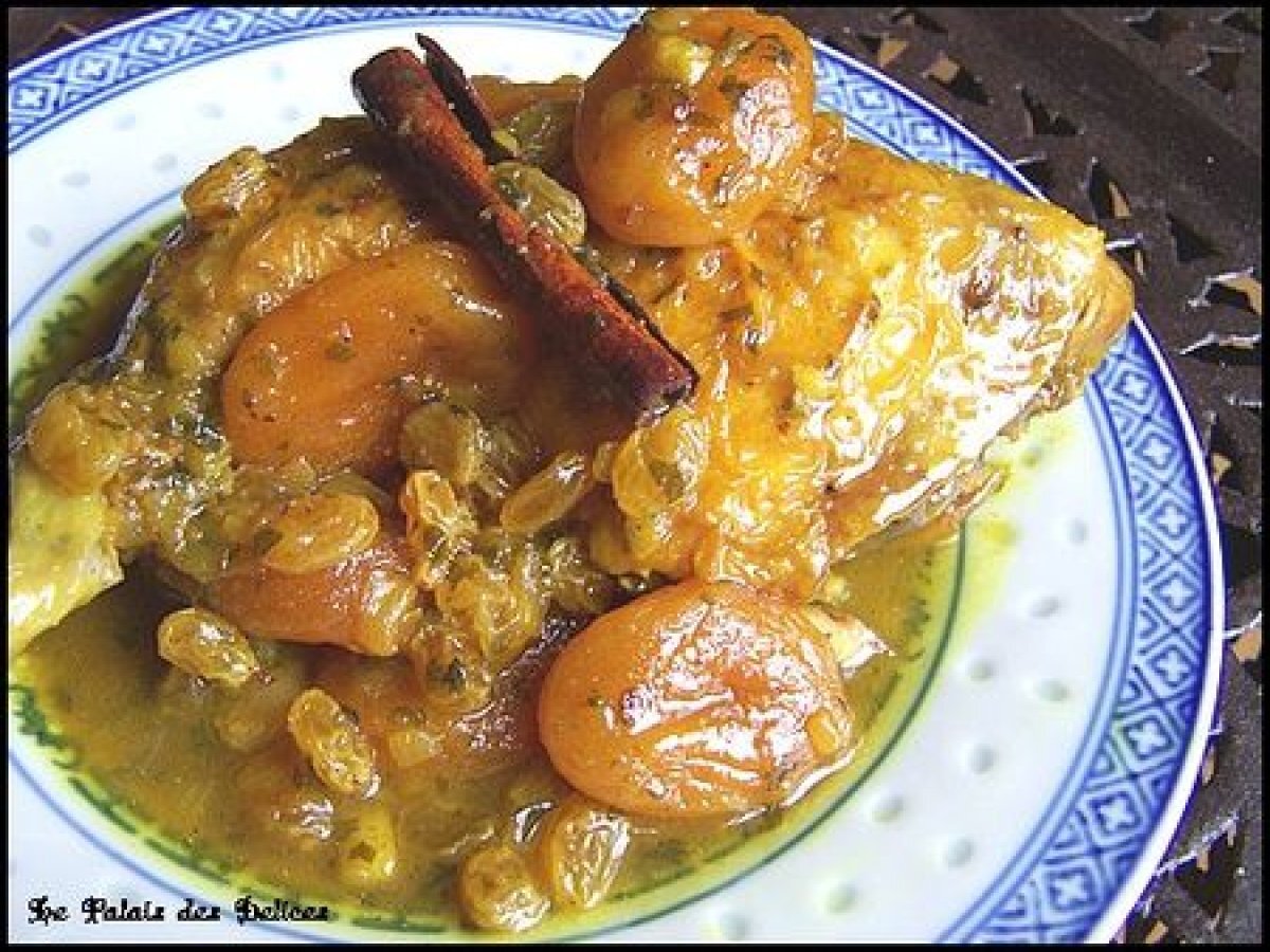 Tajine de poulet aux abricots secs et raisins blonds ( maroc ) Recette Ptitchef