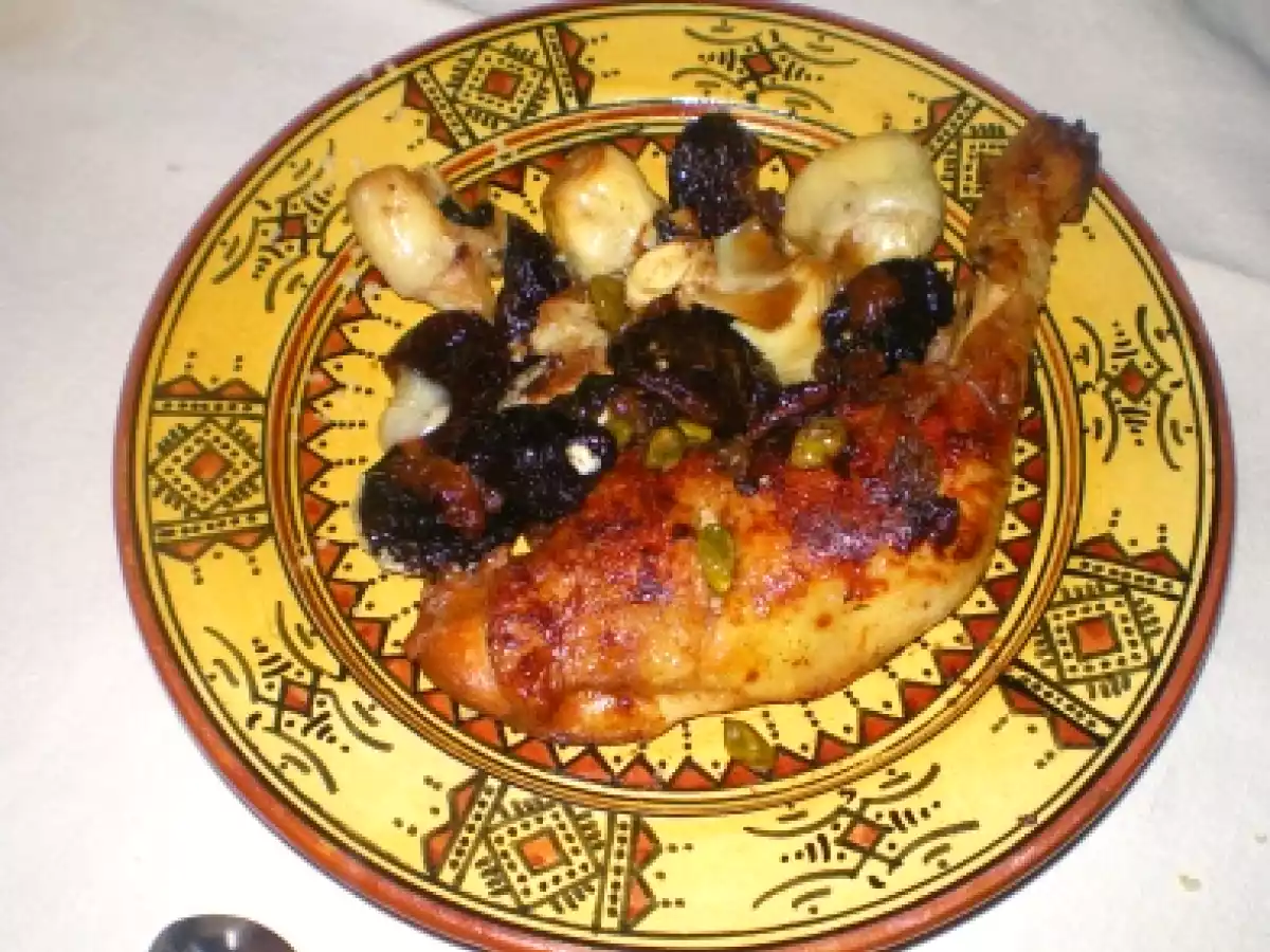 TAJINE DE POULET AUX PISTACHES ET RAISINS SECS