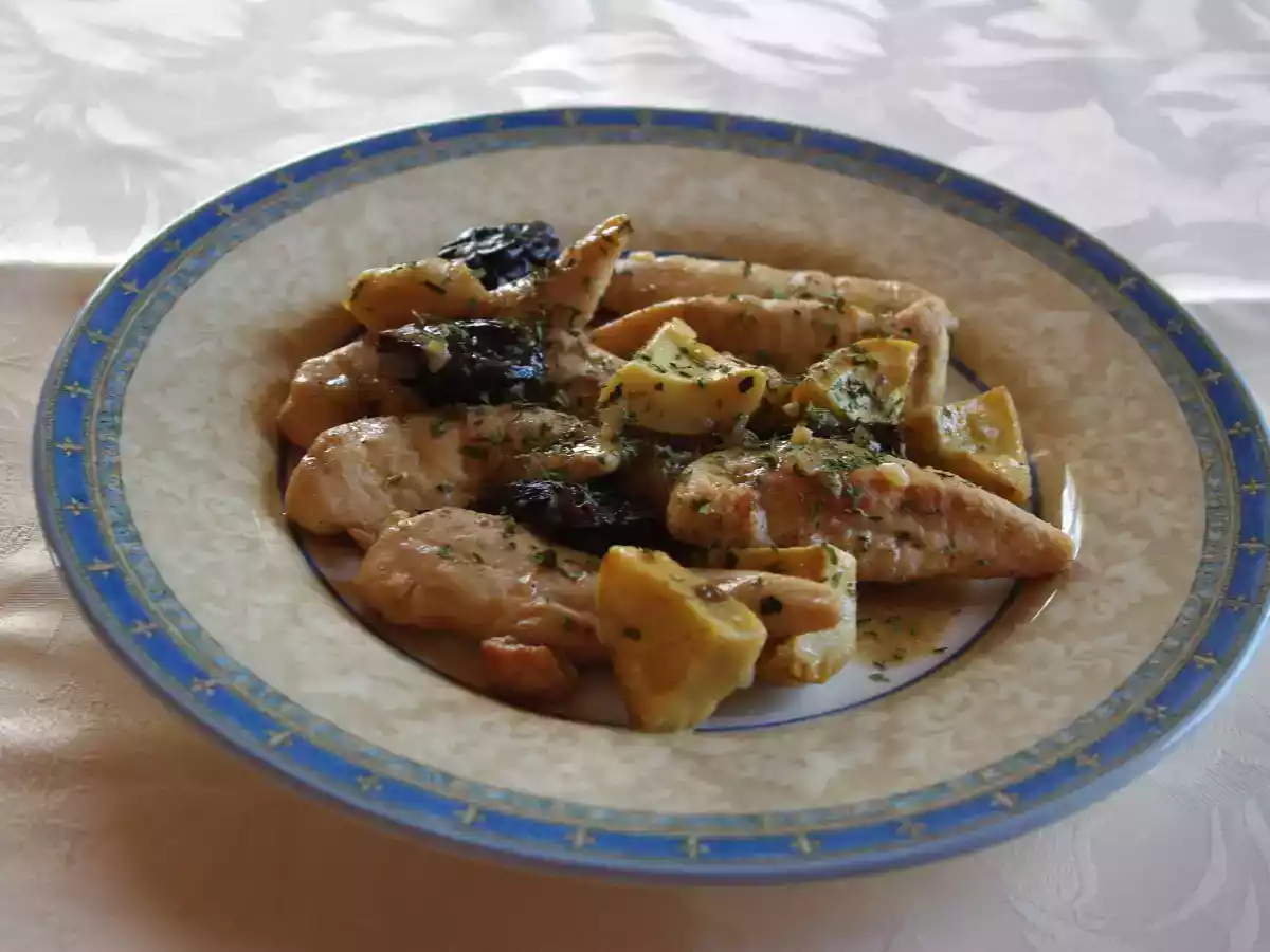 TAJINE DE POULET AUX PRUNEAUX ET FONDS D'ARTICHAUTS