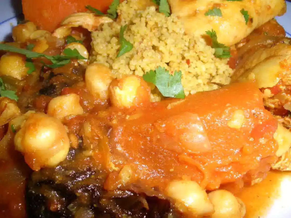 Tajine de poulet, potiron au miel, pruneaux et pois chiches - photo 3