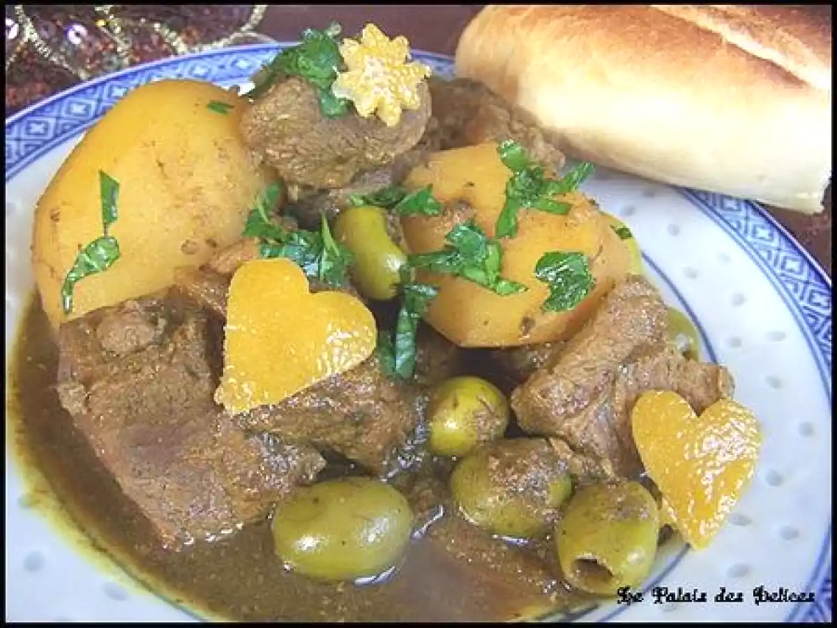 Tajine de viande aux pommes de terre et aux olives ( Maroc ) - photo 3
