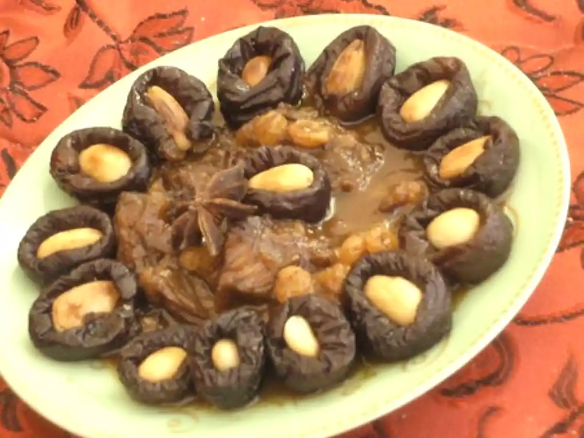 Tajine hlou aux pruneaux fourrés aux amandes grillées - photo 3