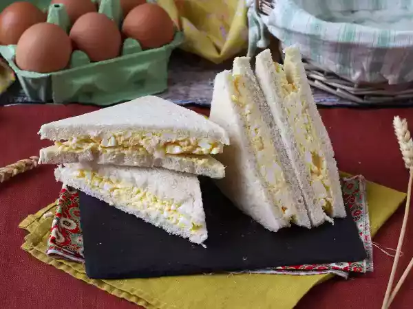 Recette Tamago sando: le fameux sandwich japonais aux œufs que l'on trouve dans les konbini!