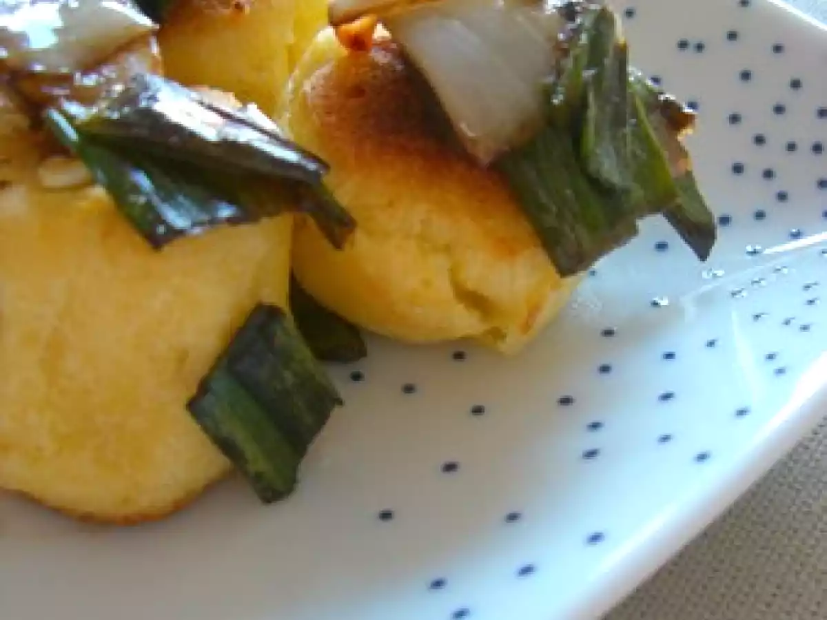 Tapas de quenelles aux oignons nouveaux réduits au vinaigre balsamique