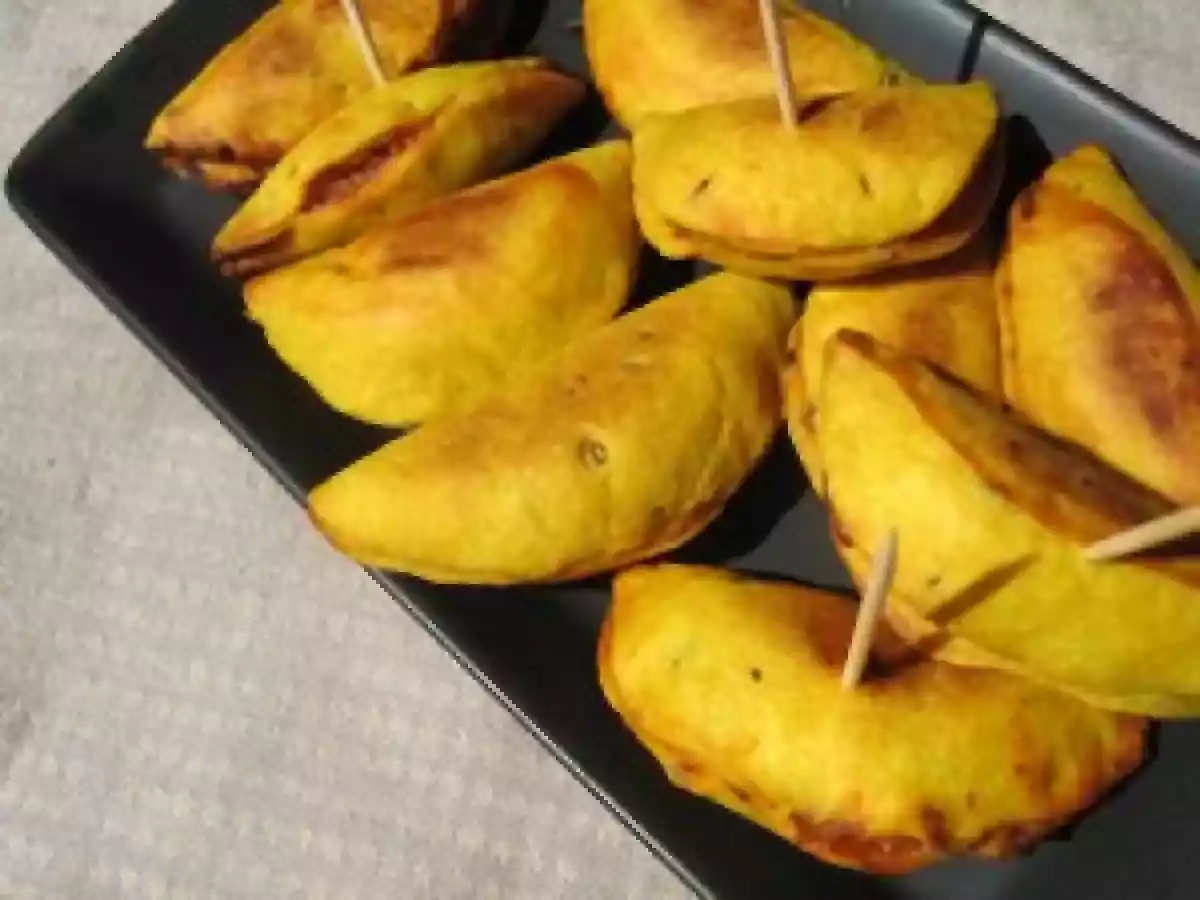 Tapas : Empanadillas, petits chaussons thon tomate