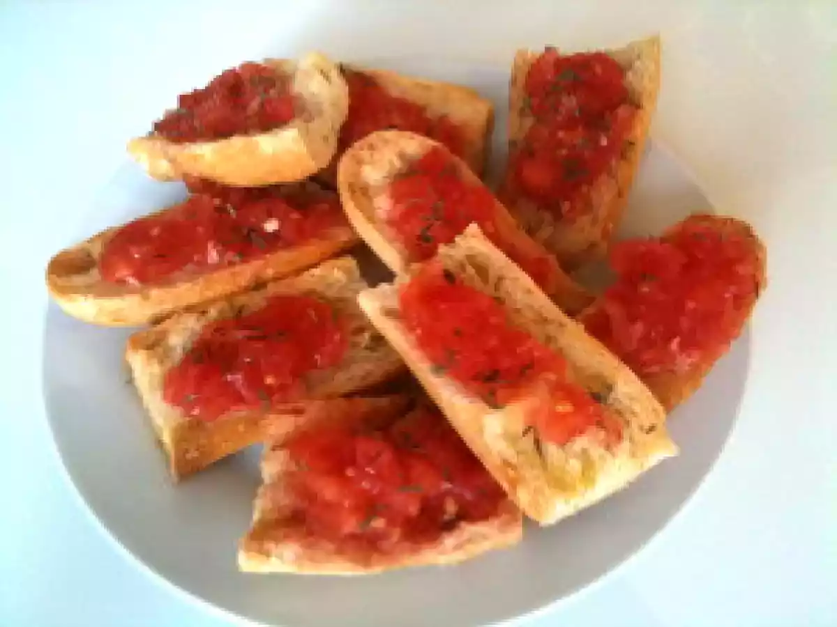 Tapas-Pain à la tomate