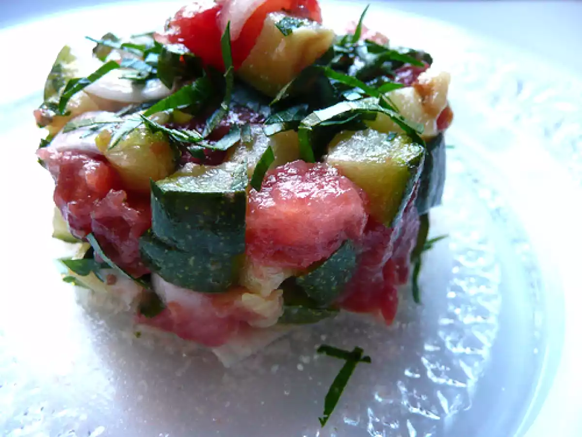 Tartare aux tomates & courgettes