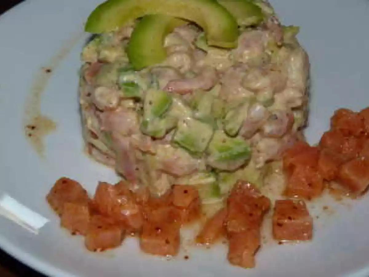 Tartare crevettes-saumon à la mangue et à l'avocat