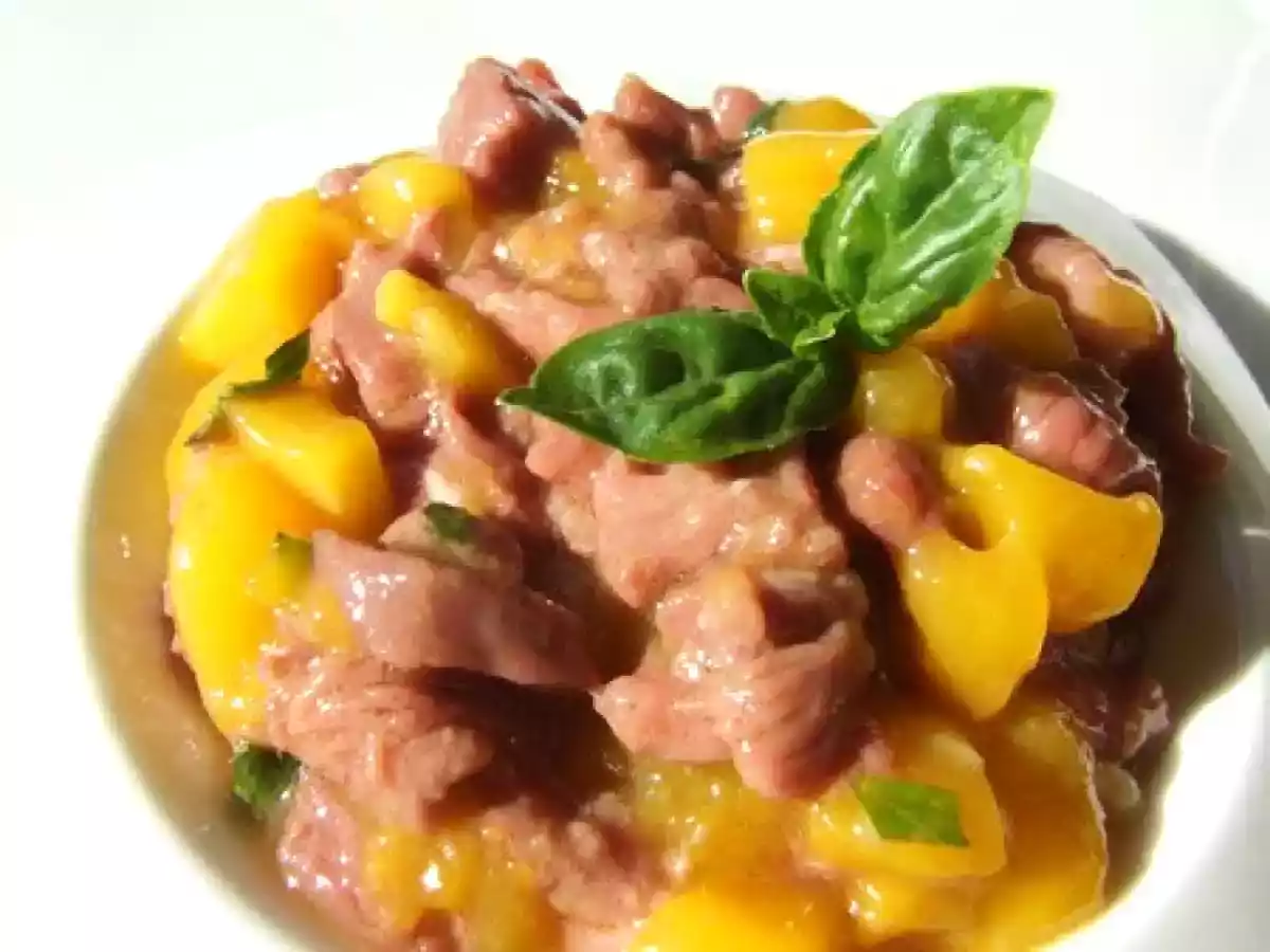 Tartare de canard à la mangue & basilic thaï