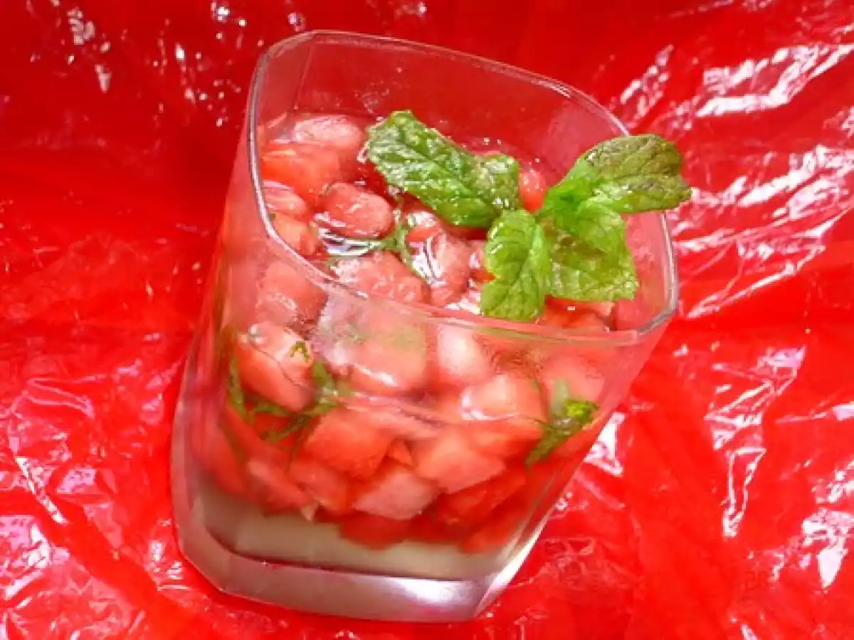 Tartare de pastèque en gelée de menthe et citronnelle