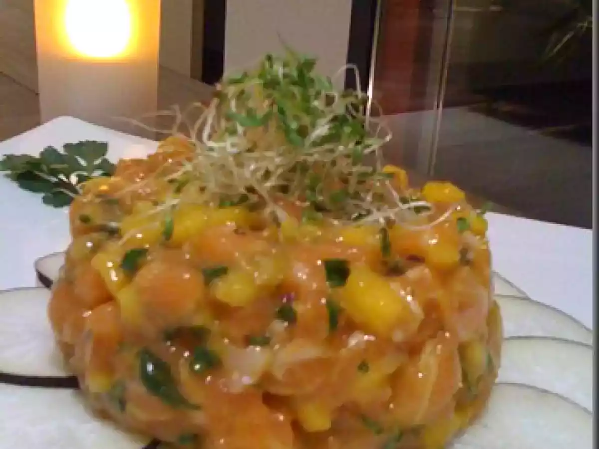 TARTARE DE SAUMON A LA MANGUE