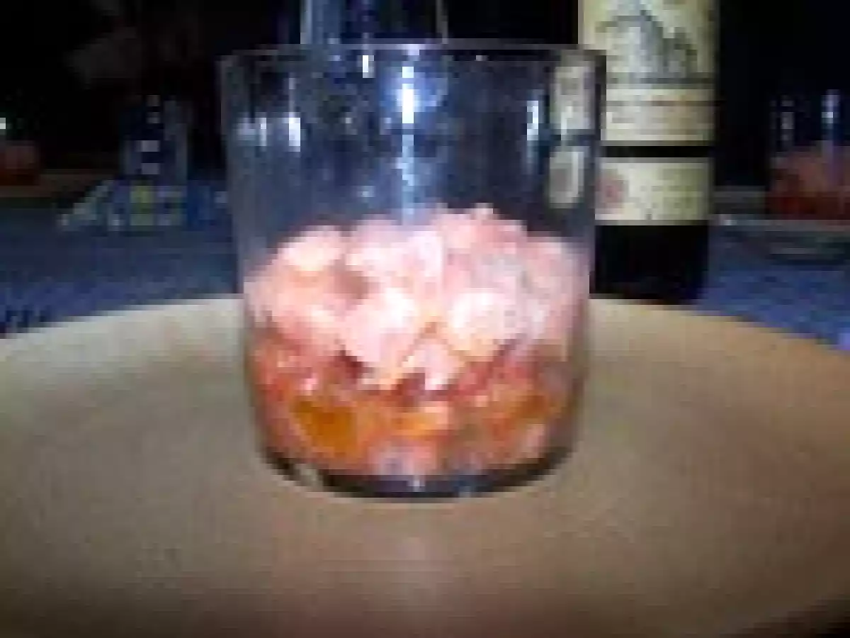 TARTARE DE SAUMON SUR UN LIT DE TOMATES - photo 3