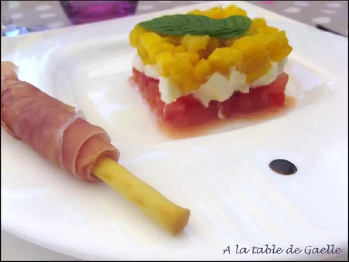 Tartare de tomate et mangue à la mozzarella