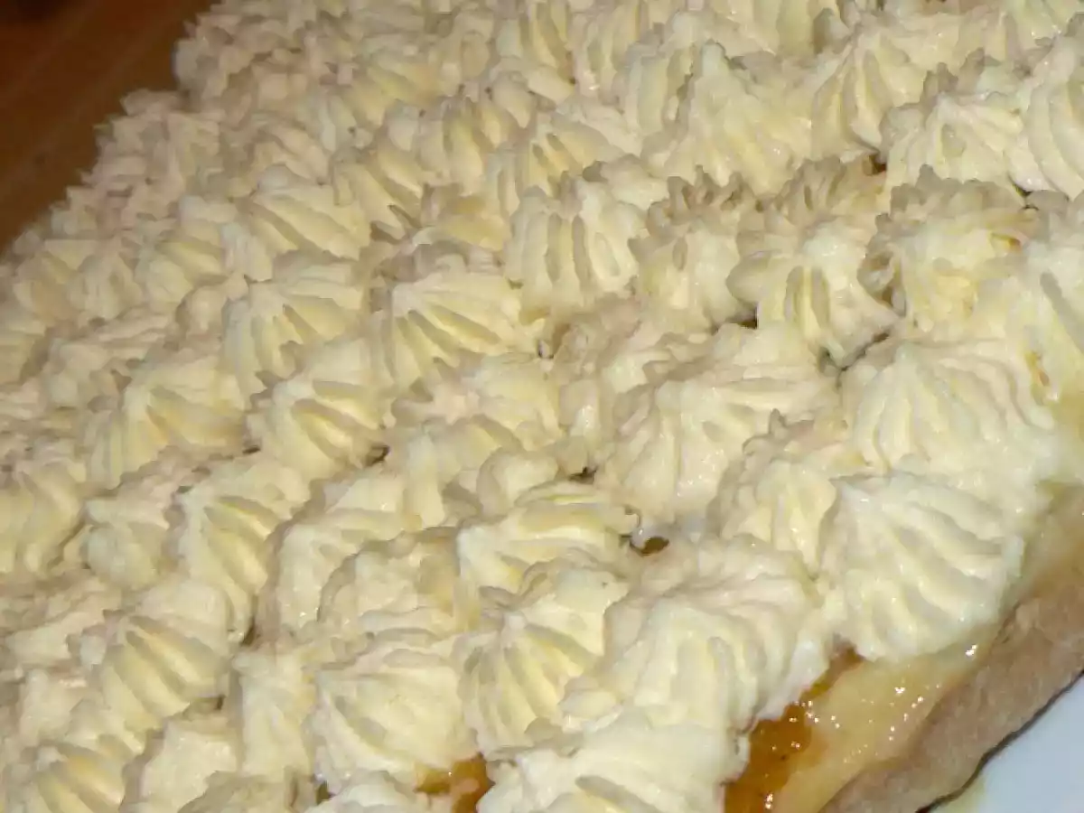 Tarte à la compotée d'abricots et mousse au chocolat blanc