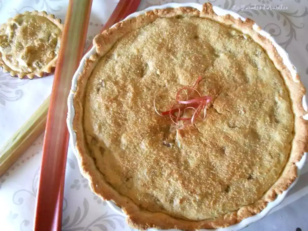 Tarte à la rhubarbe à la cassonade