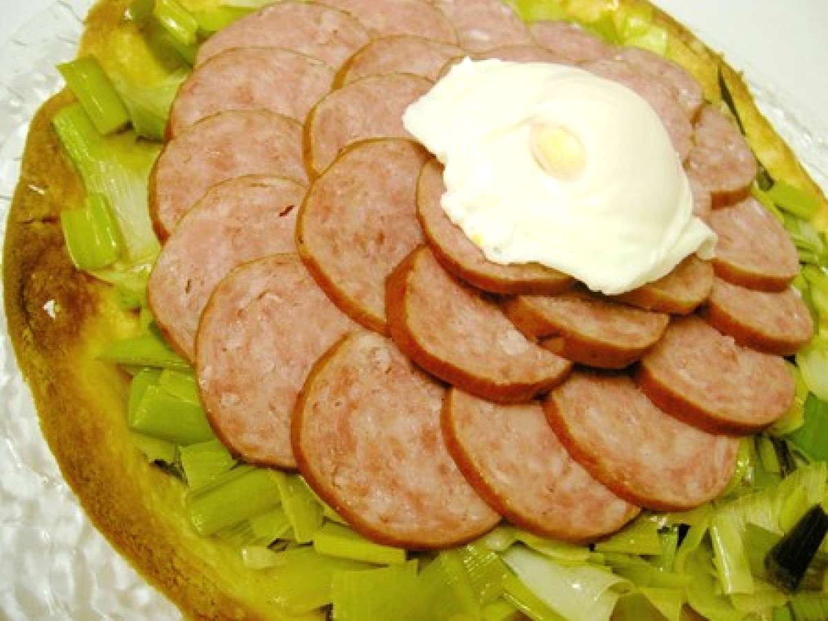 Recette de tarte à la saucisse de morteau et poireaux