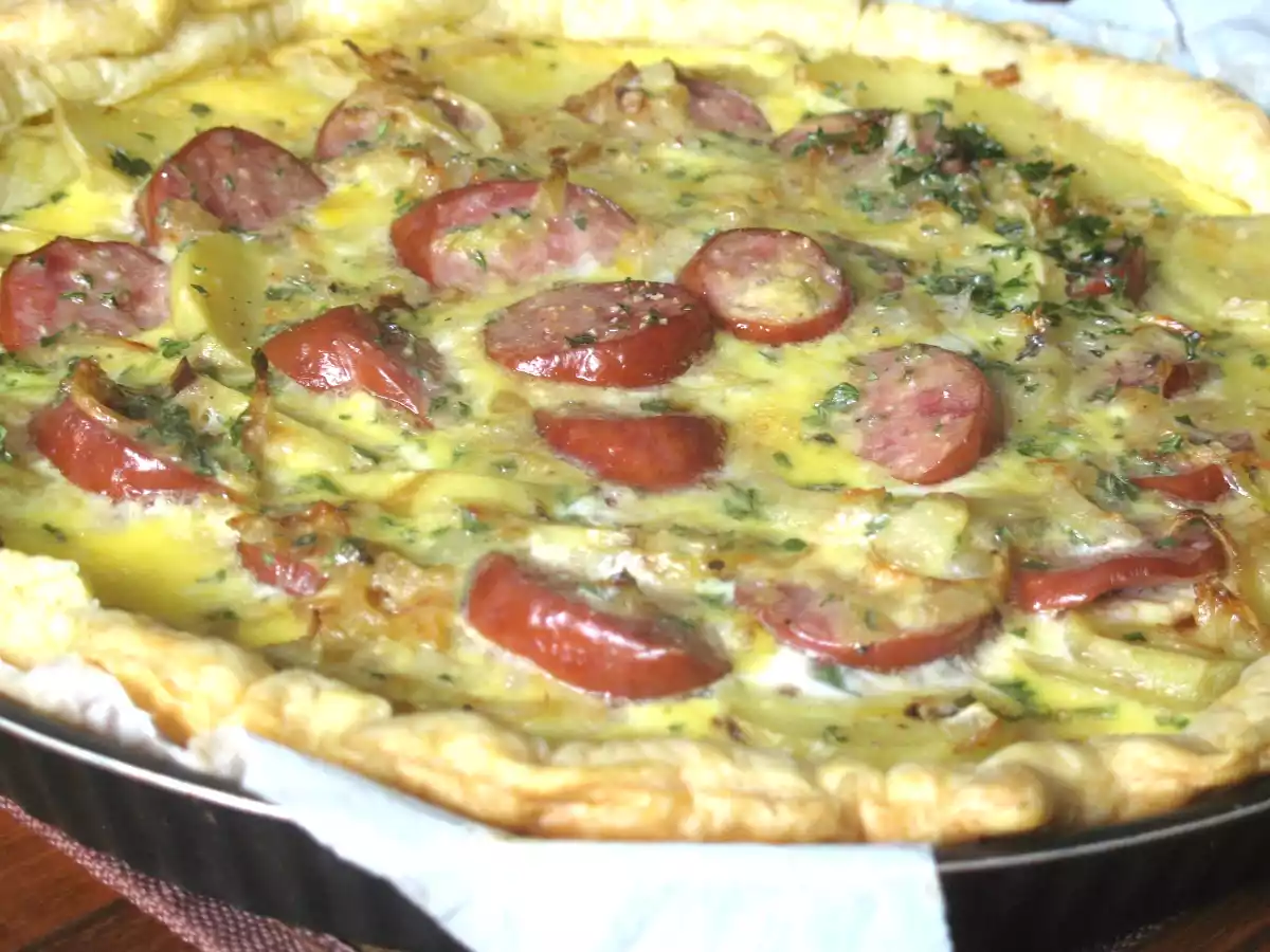 Tarte à la saucisse fumée