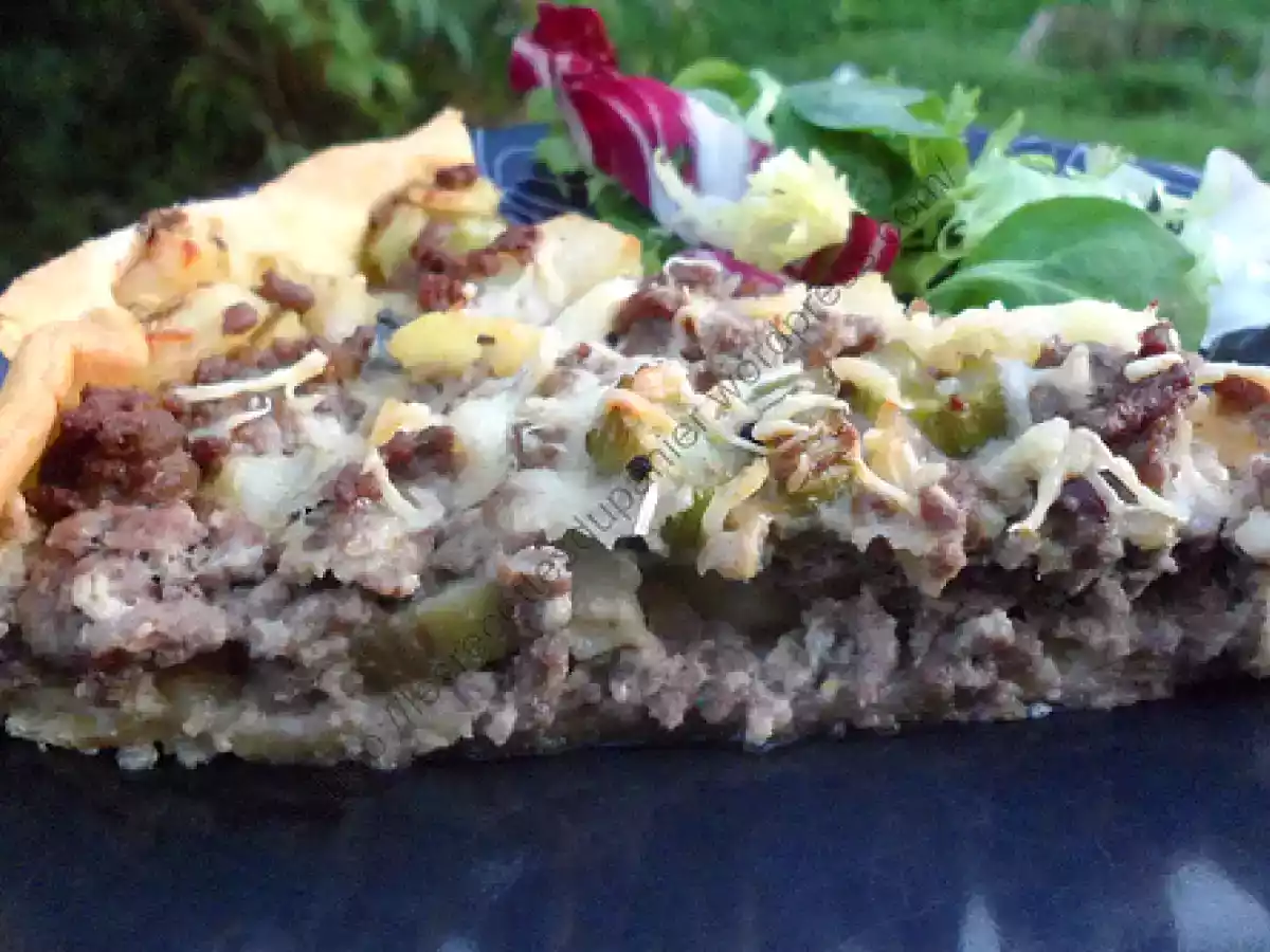 Tarte à la viande, pomme de terre et céleri branche