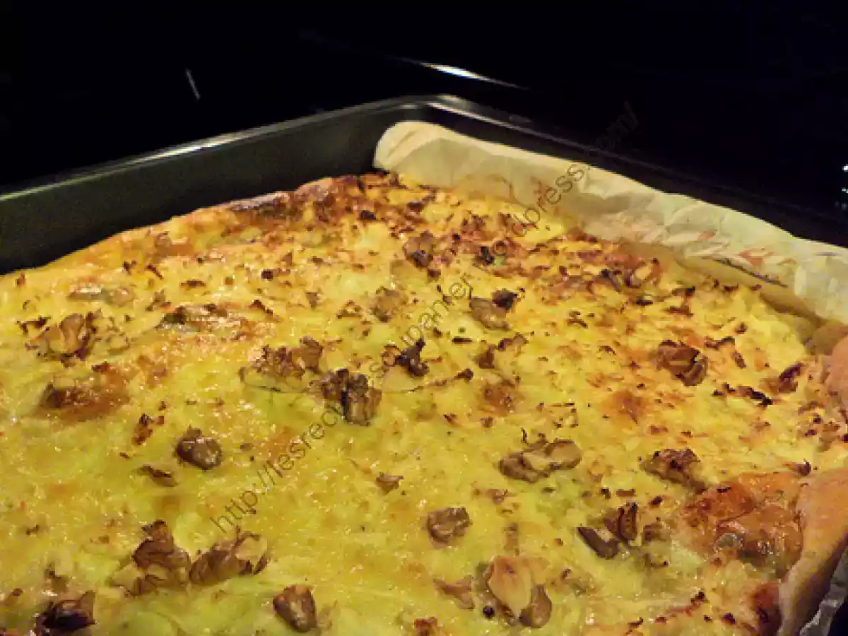 Tarte au céleri, bleu et noix.