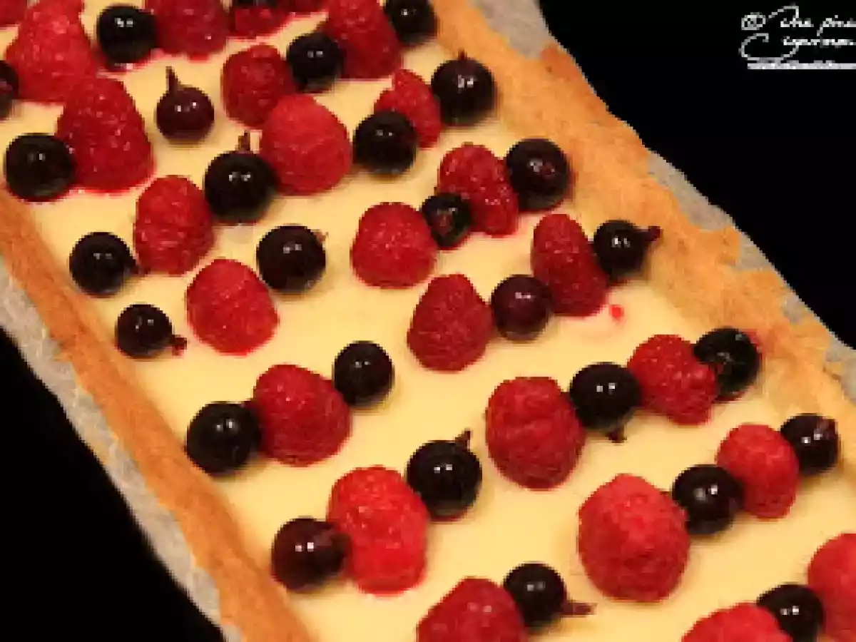 Tarte au chocolat blanc, à la framboise et au cassis. - photo 2