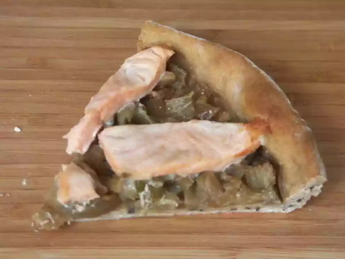 Tarte au fenouil et saumon, gingembre et sésame.