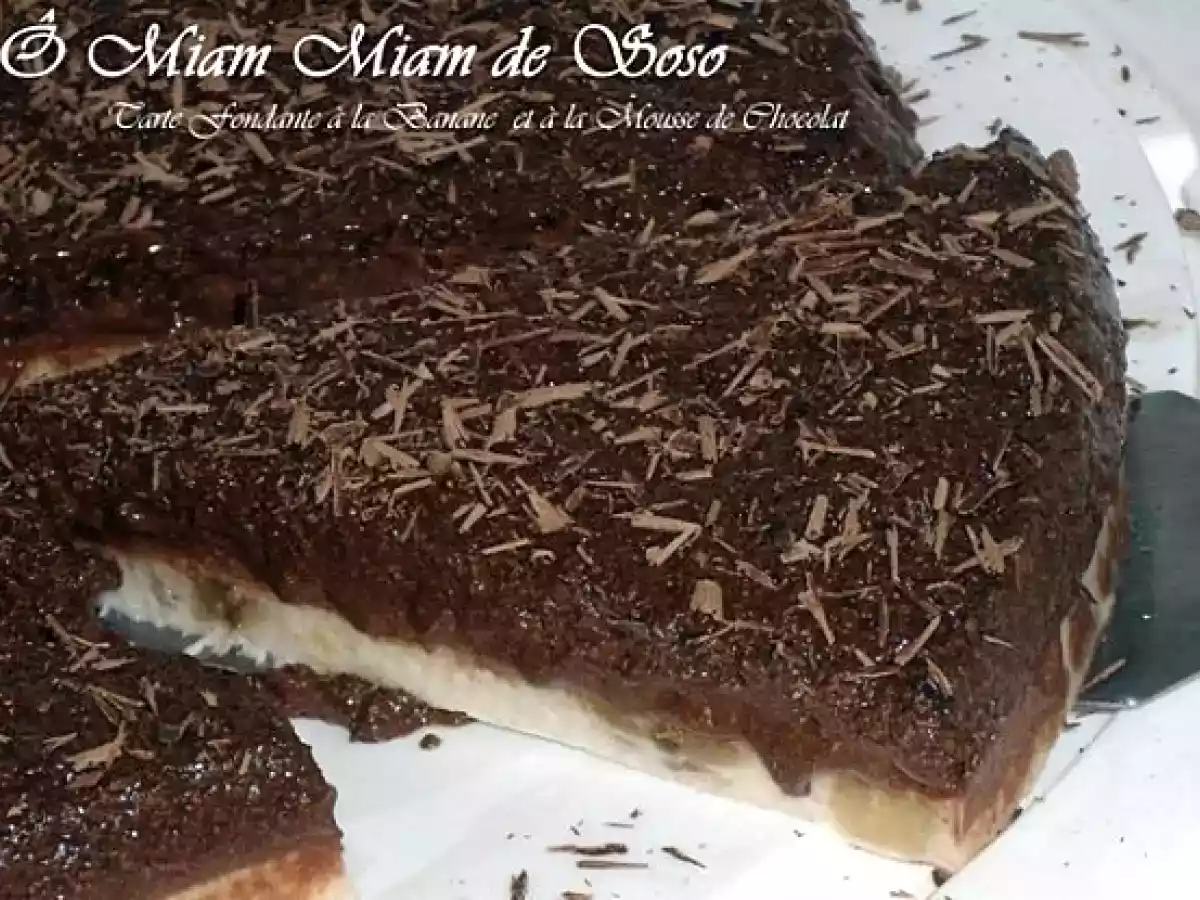 TARTE AU FONDANT DE FROMAGE BLANC A LA BANANE ET A LA MOUSSE AU