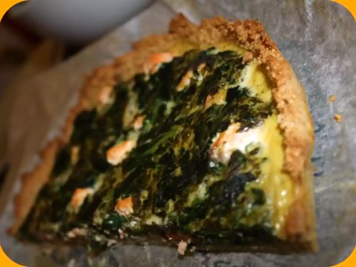 Tarte au saumon aux oignons caramélisés et aux épinards